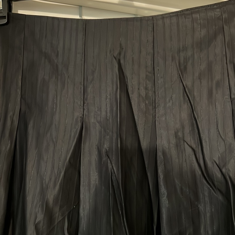 Skirt - Picture 2 of 3